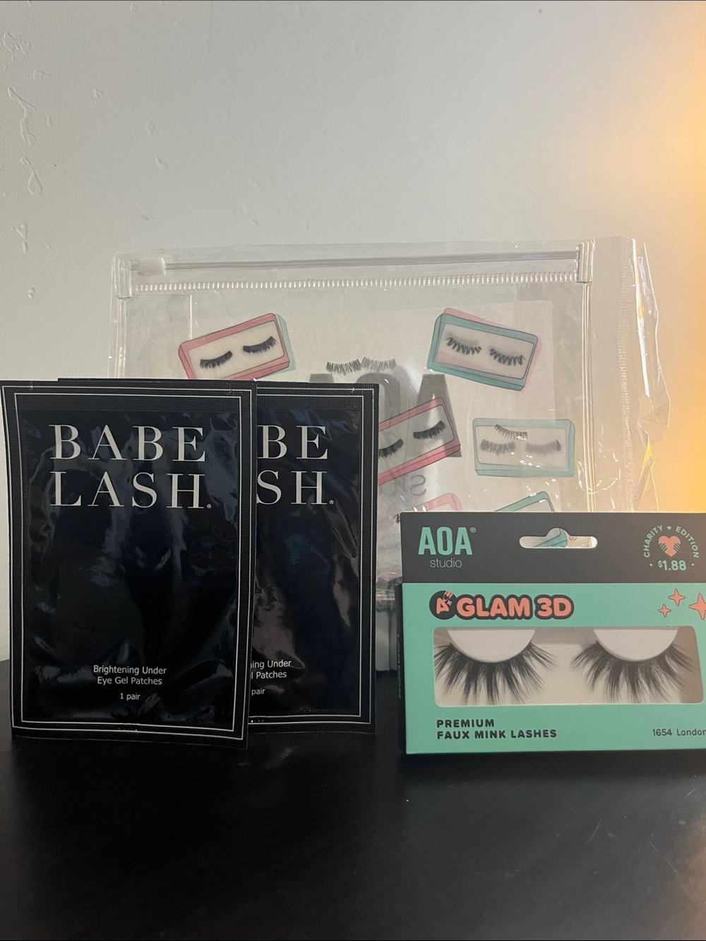NWT LOT- Premium Faux Mink Lashes, under eye brightening pads, Makeup Bag